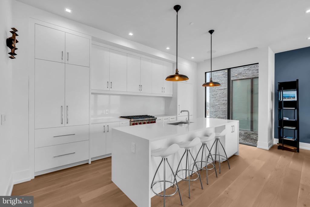 200 OCEAN AVENUE N 8