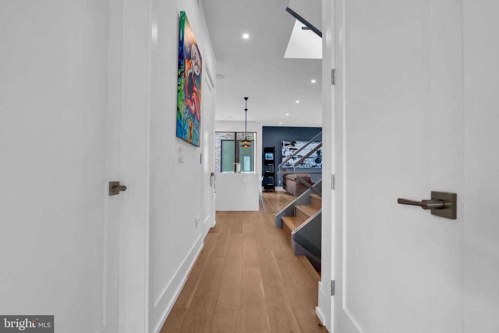 200 OCEAN AVENUE N 8