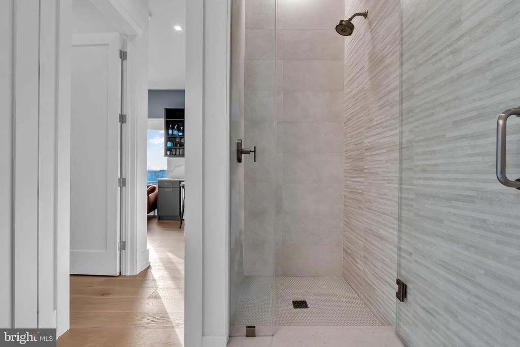 200 OCEAN AVENUE N 8