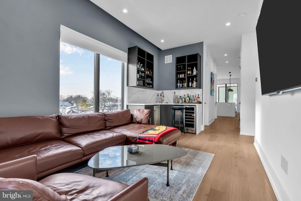 200 OCEAN AVENUE N 8