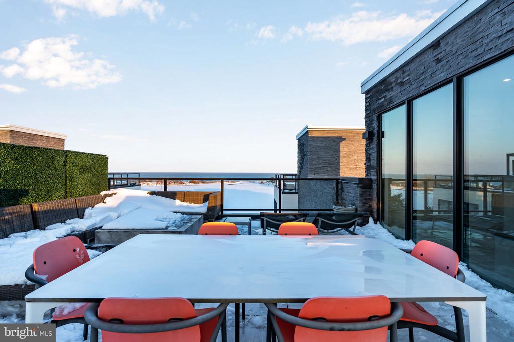 200 OCEAN AVENUE N 8