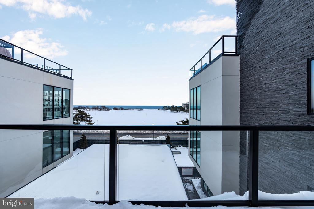 200 OCEAN AVENUE N 8