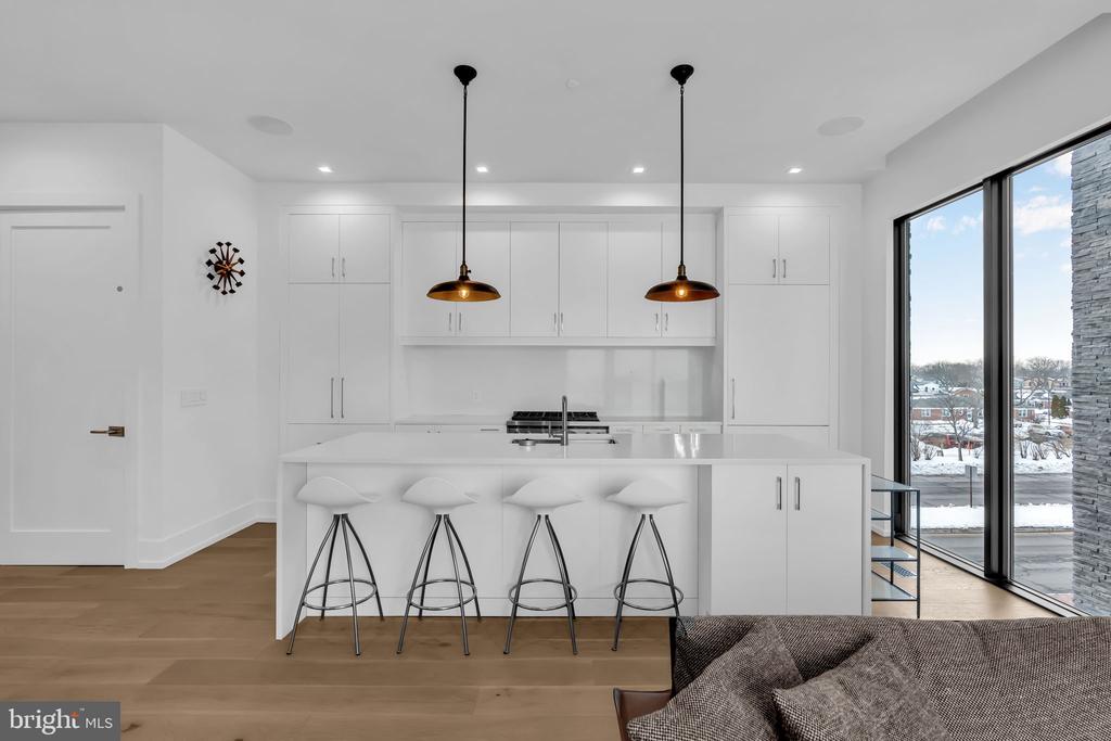 200 OCEAN AVENUE N 8