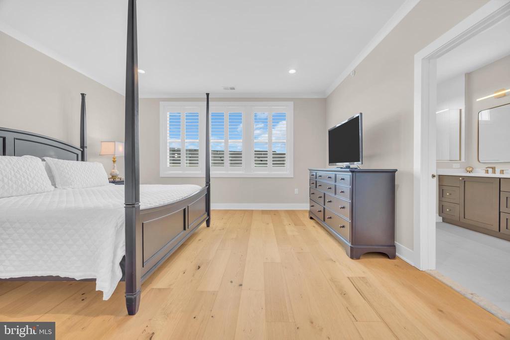 15 LINDER COURT