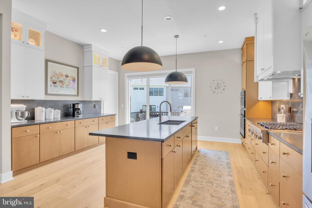 15 LINDER COURT
