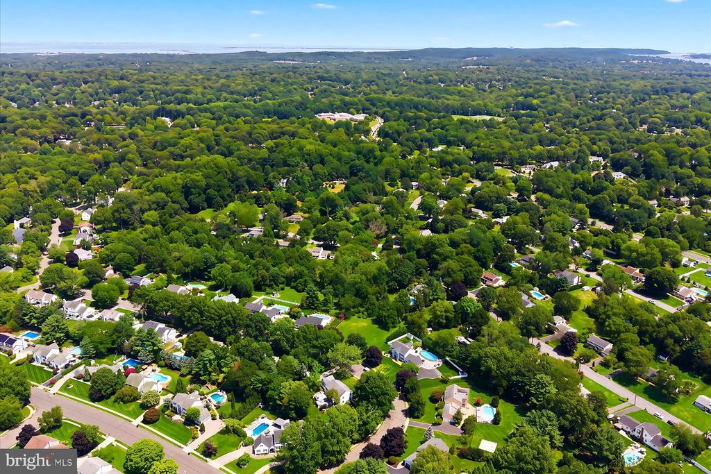 6 GREEN MEADOW BOULEVARD