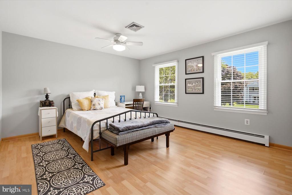 6 GREEN MEADOW BOULEVARD