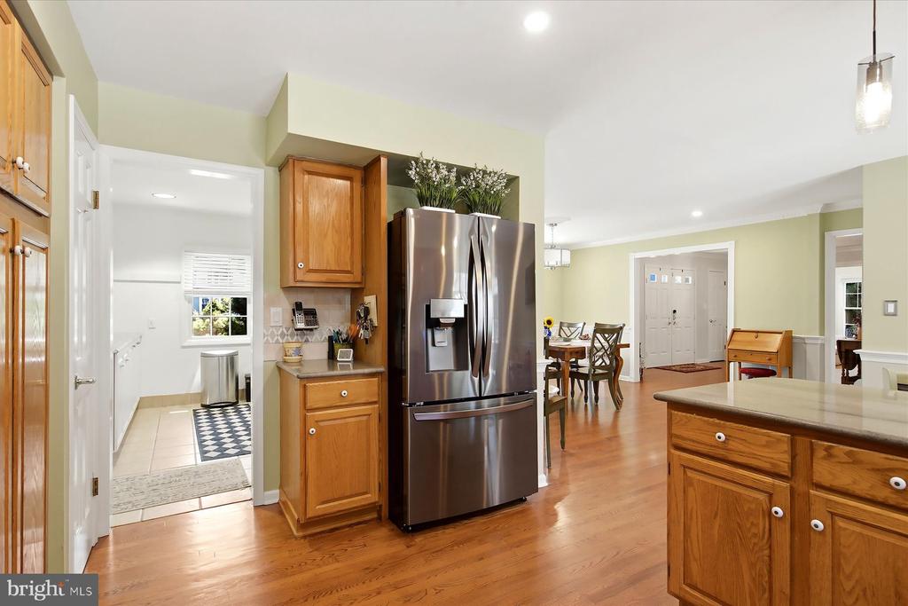 6 GREEN MEADOW BOULEVARD