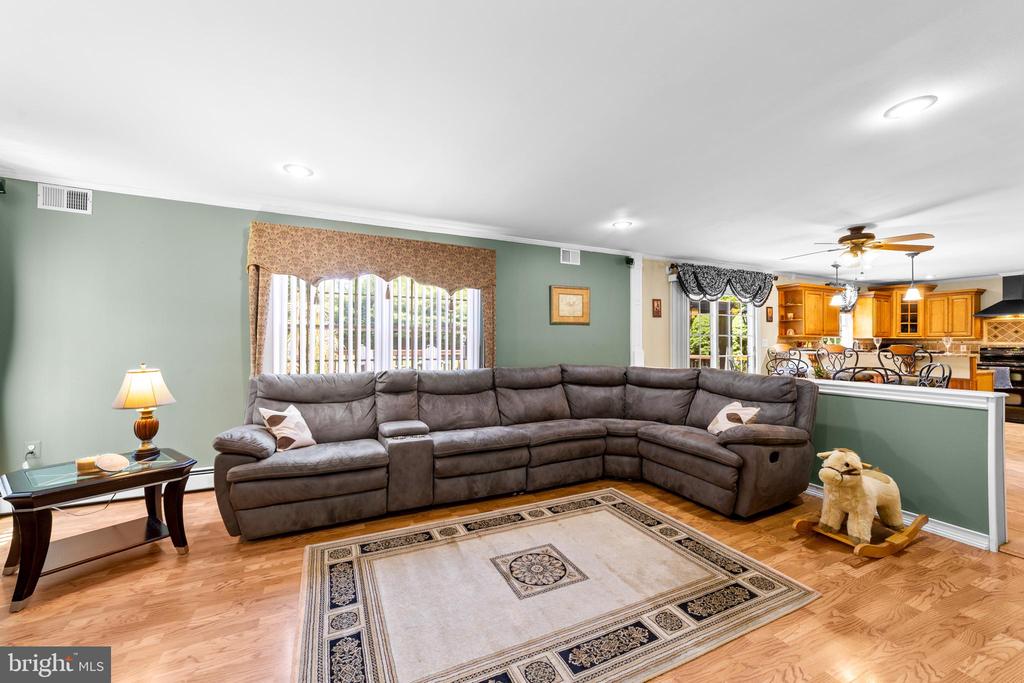 21 TANGLEWOOD PLACE