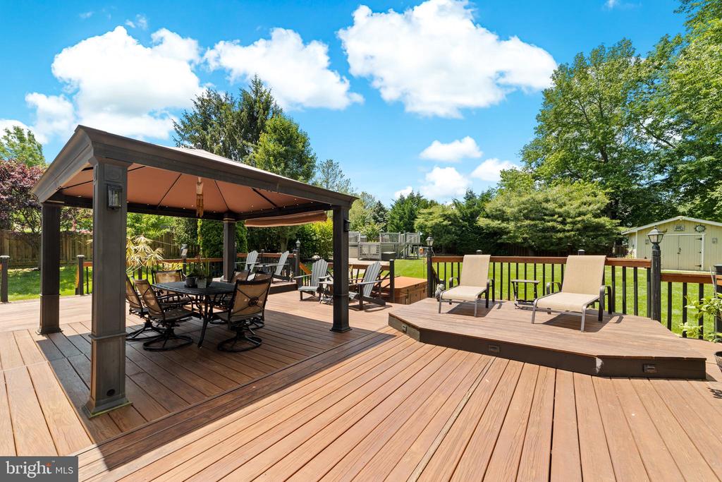 21 TANGLEWOOD PLACE