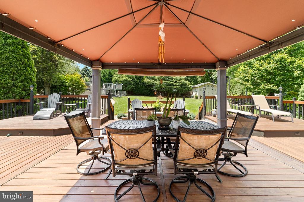 21 TANGLEWOOD PLACE