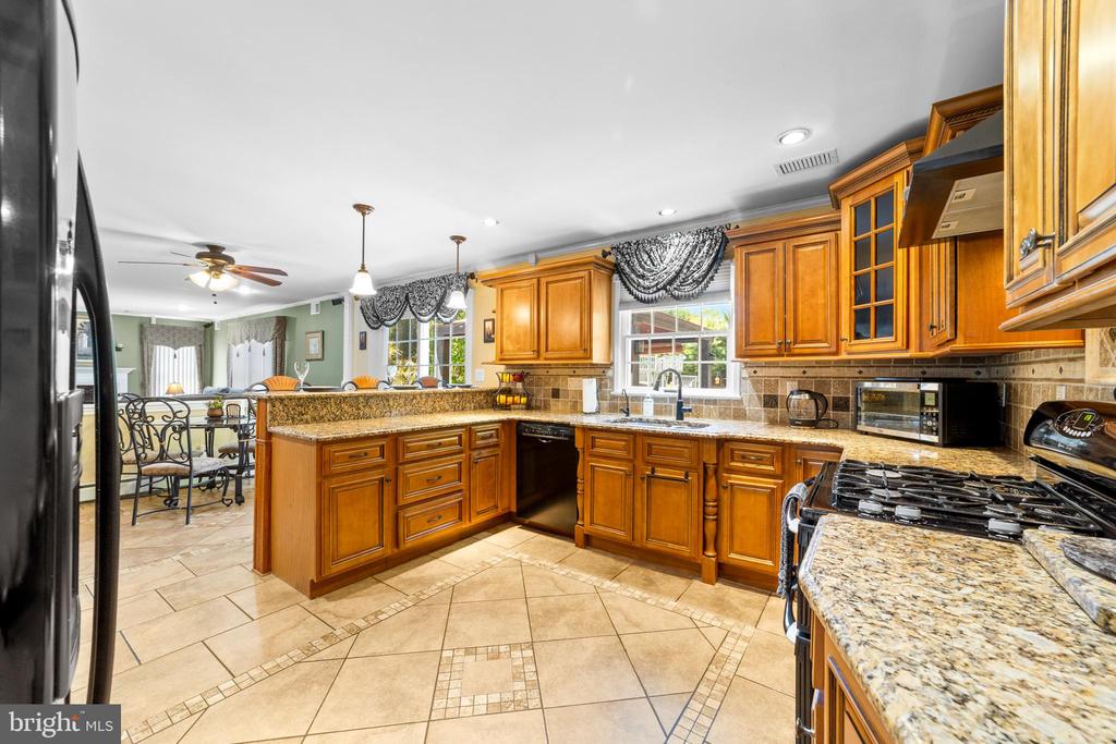 21 TANGLEWOOD PLACE