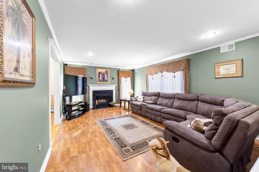 21 TANGLEWOOD PLACE