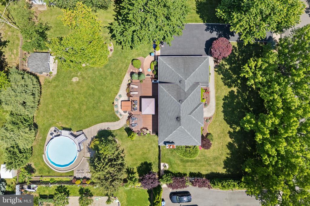 21 TANGLEWOOD PLACE