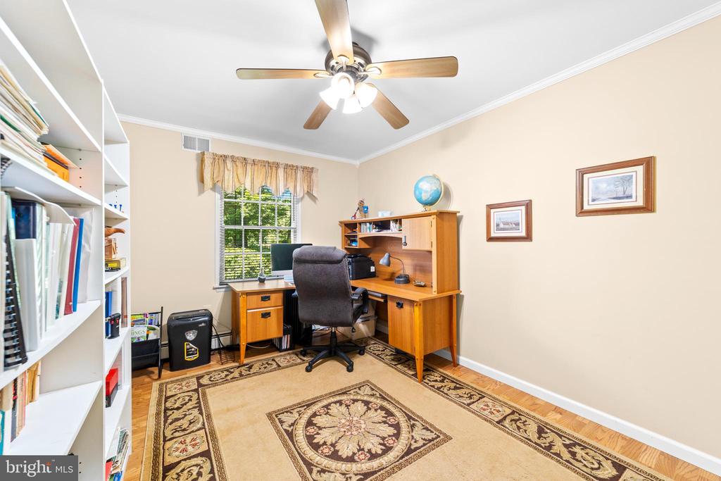21 TANGLEWOOD PLACE