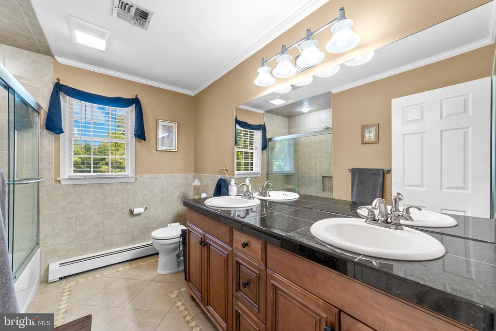 21 TANGLEWOOD PLACE