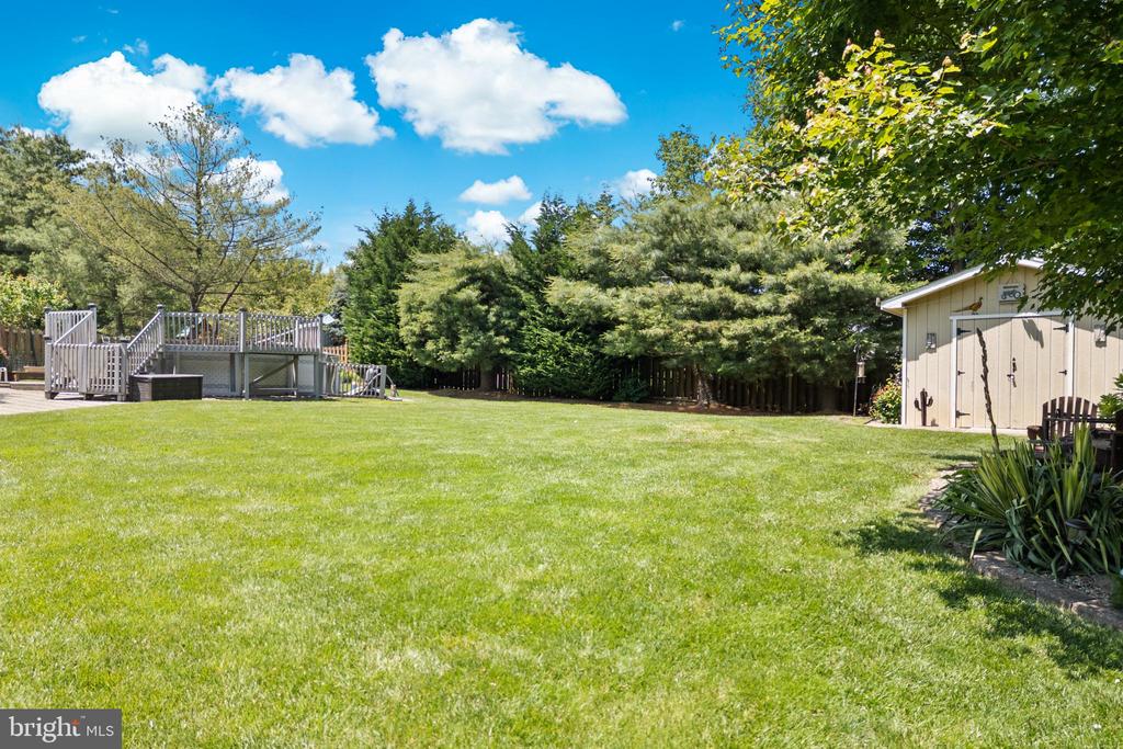 21 TANGLEWOOD PLACE