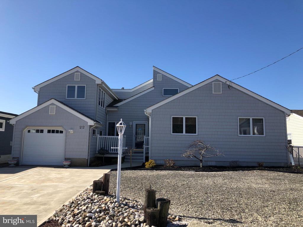22 Beach Dr