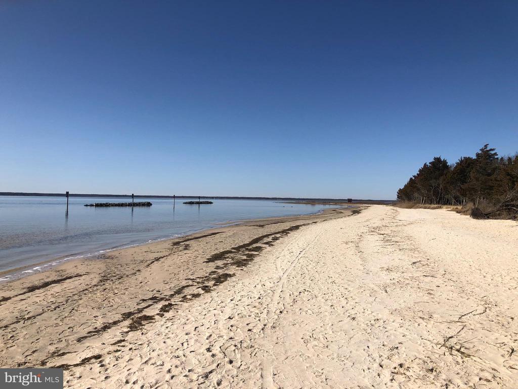 22 Beach Dr