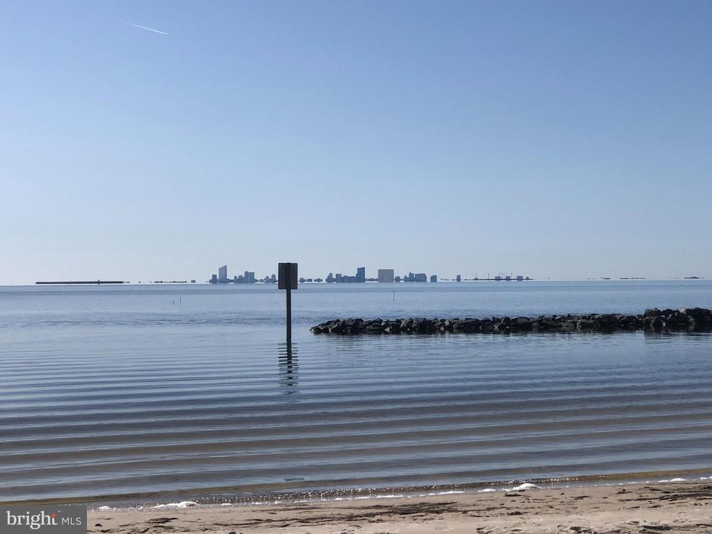 22 Beach Dr