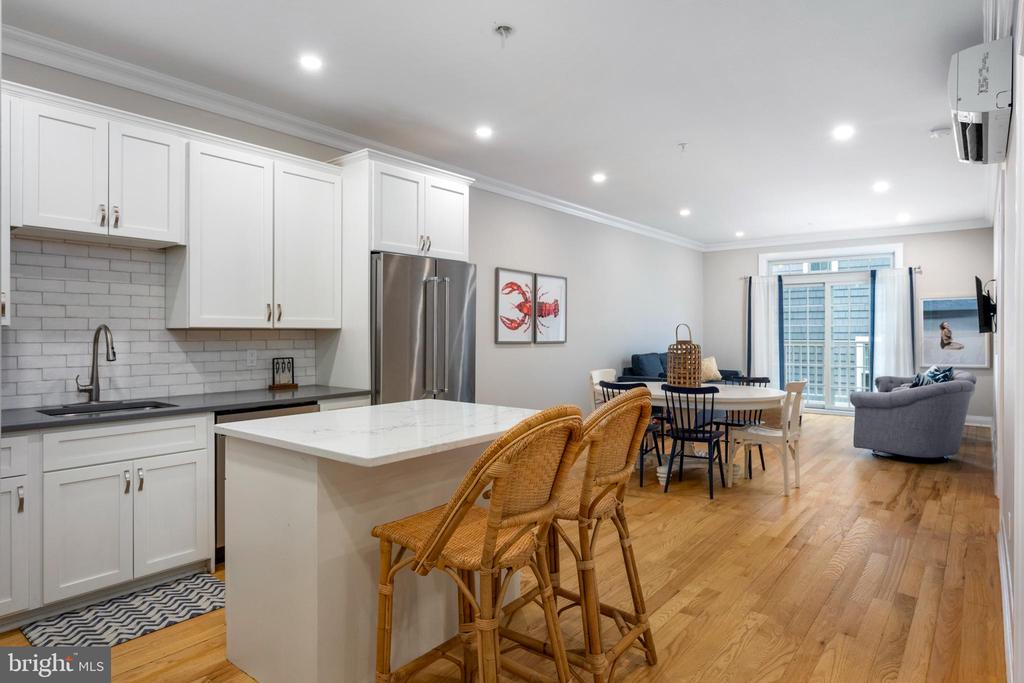 510 N Bay Ave #208