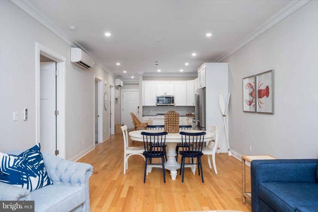 510 N Bay Ave #208