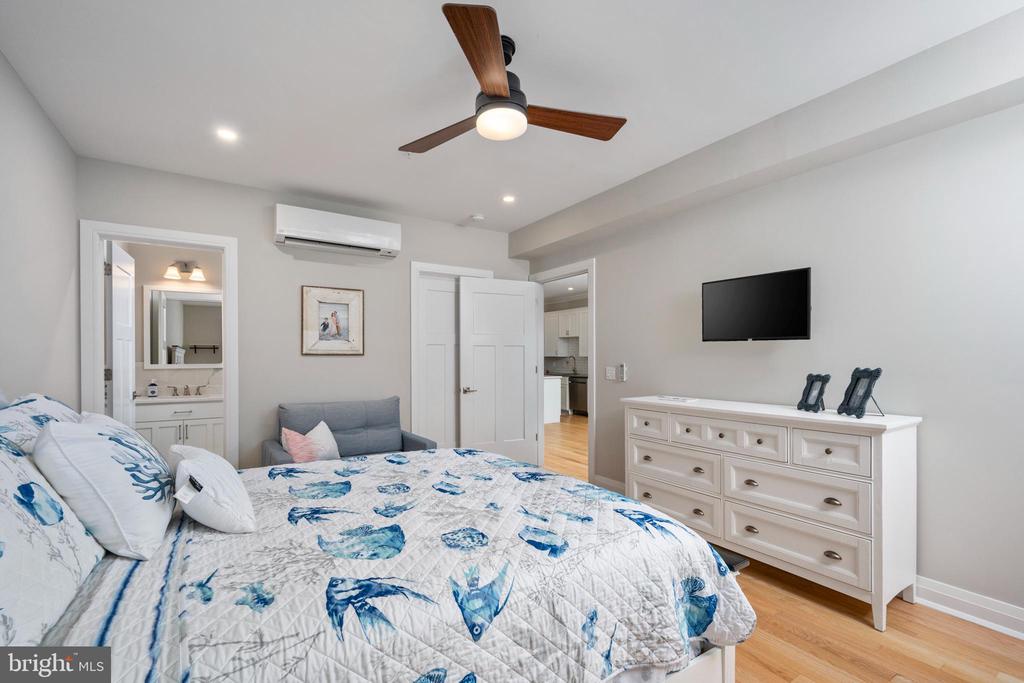 510 N Bay Ave #208