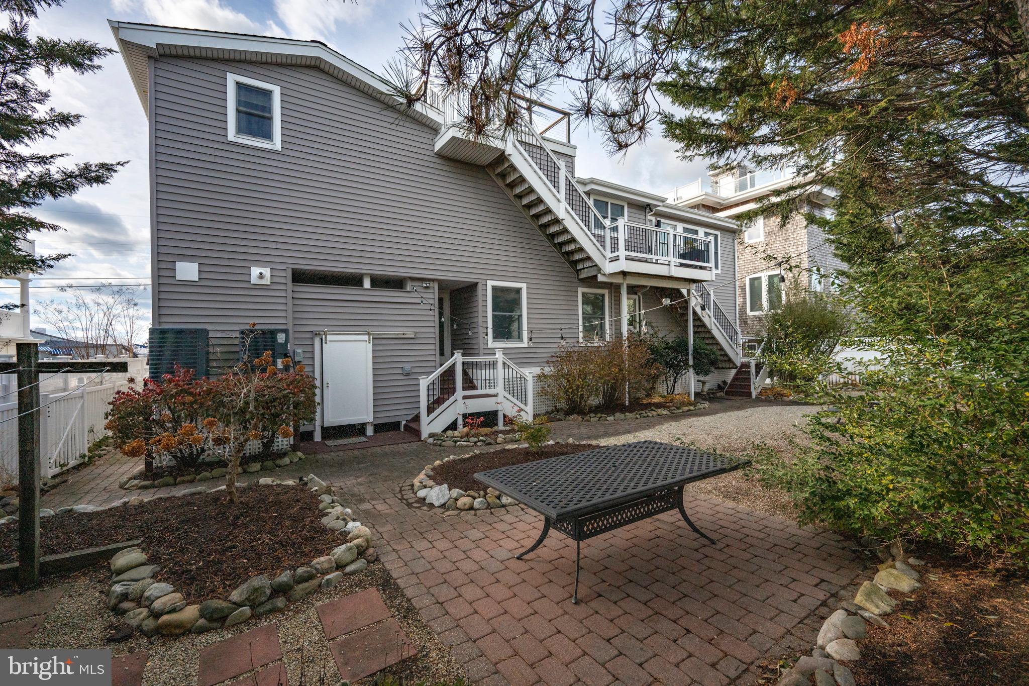 115 W Kimberly