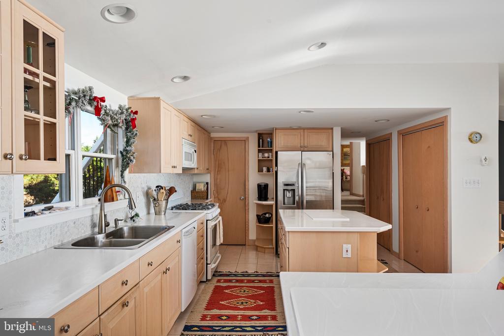 115 W Kimberly