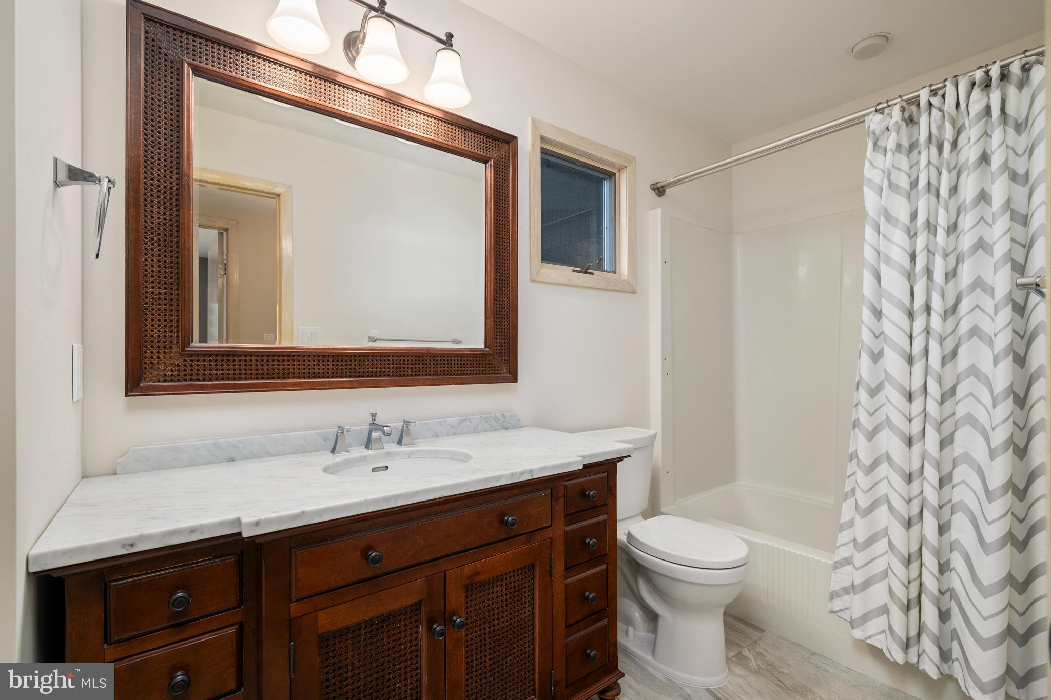 1122A Long Beach Blvd