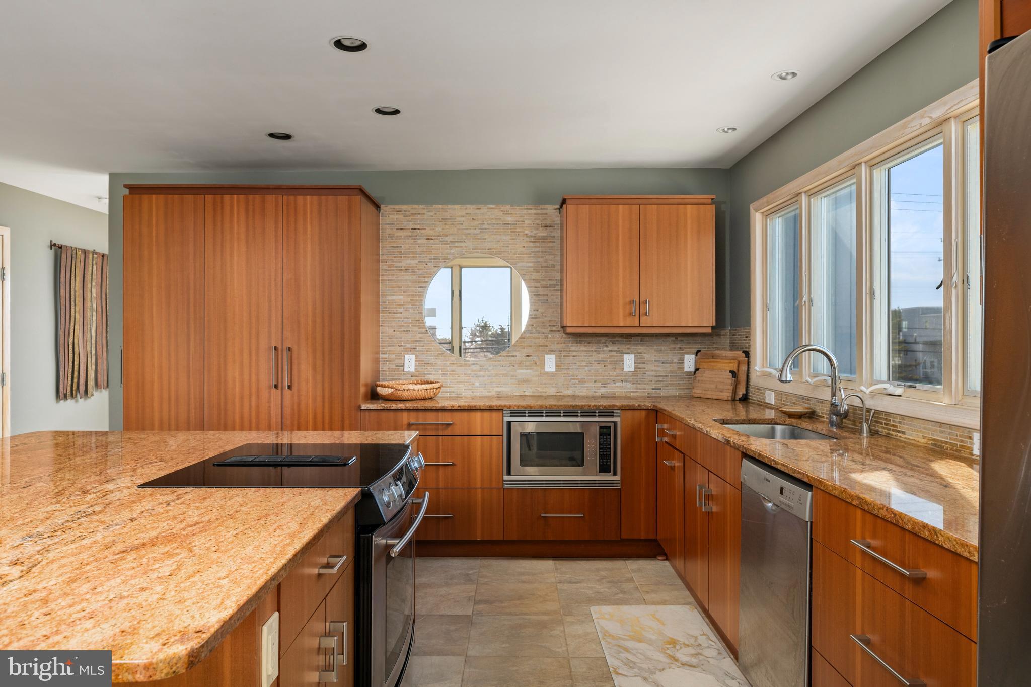 1122A Long Beach Blvd