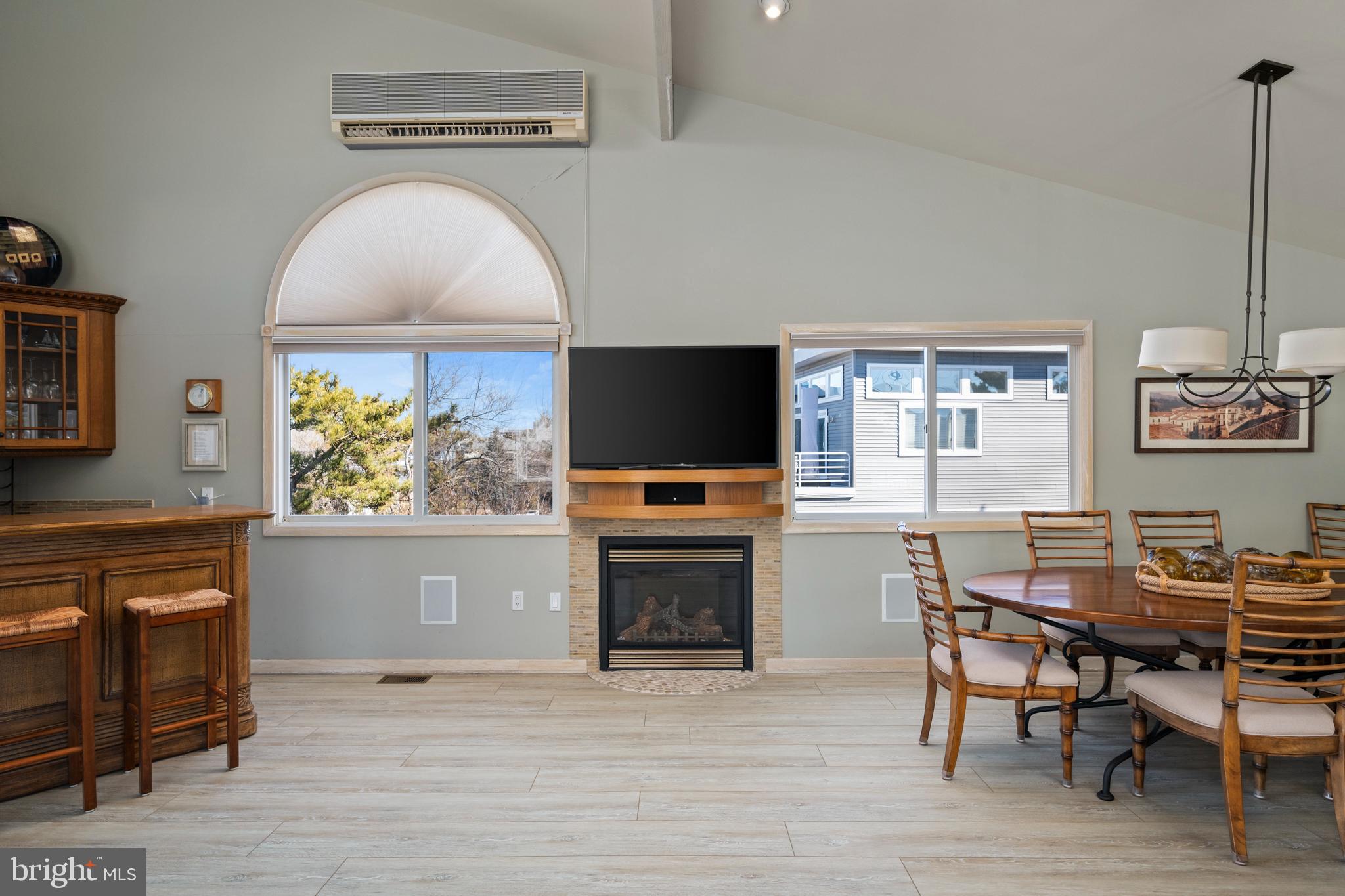 1122A Long Beach Blvd