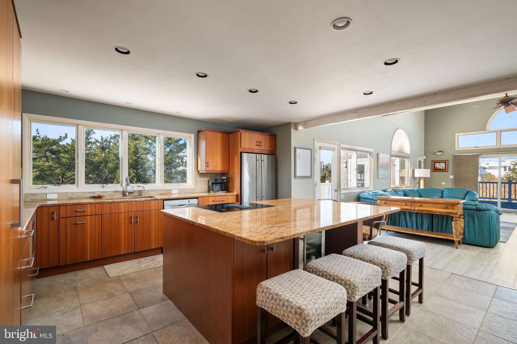 1122A Long Beach Blvd