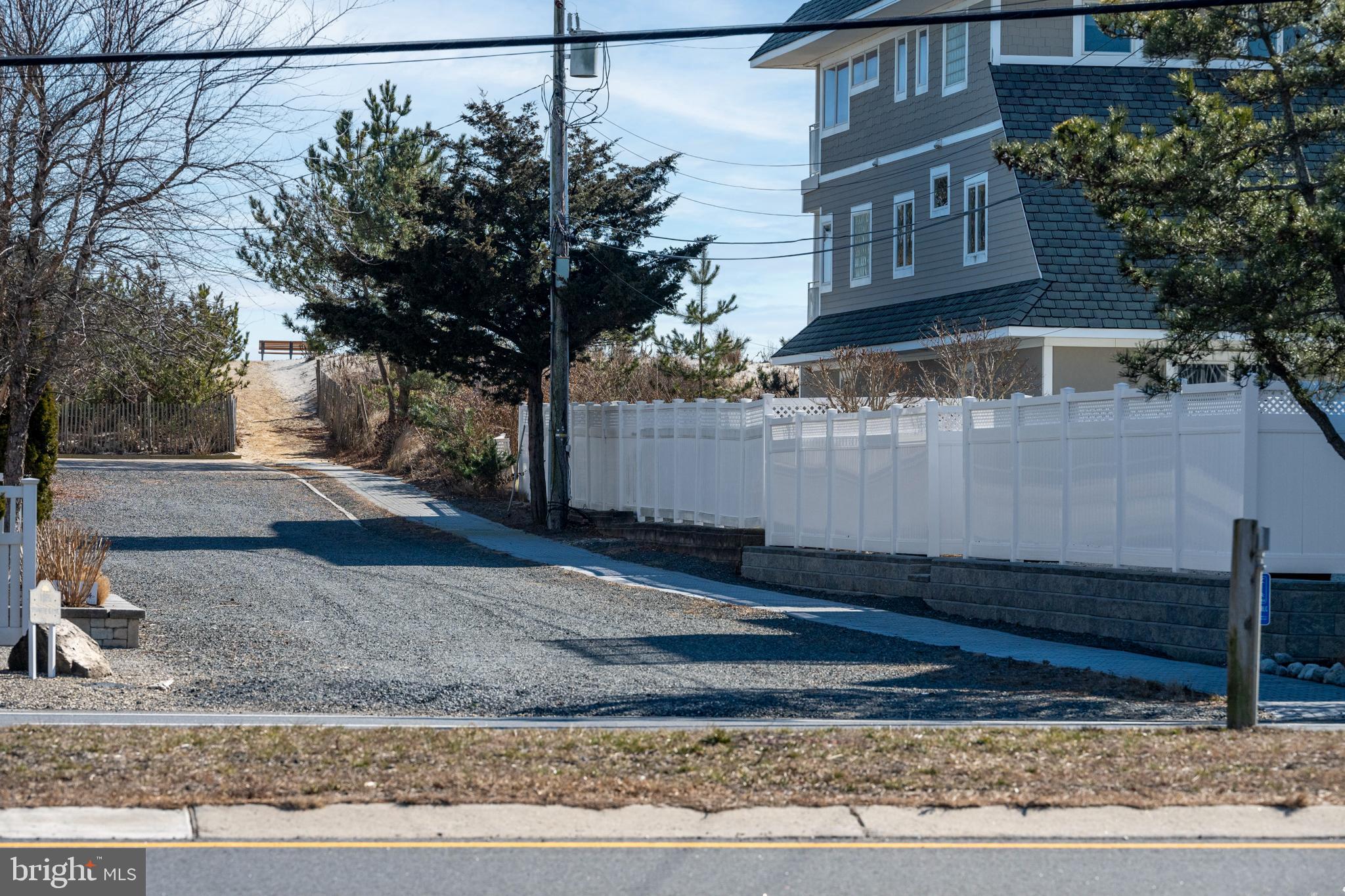 1122A Long Beach Blvd