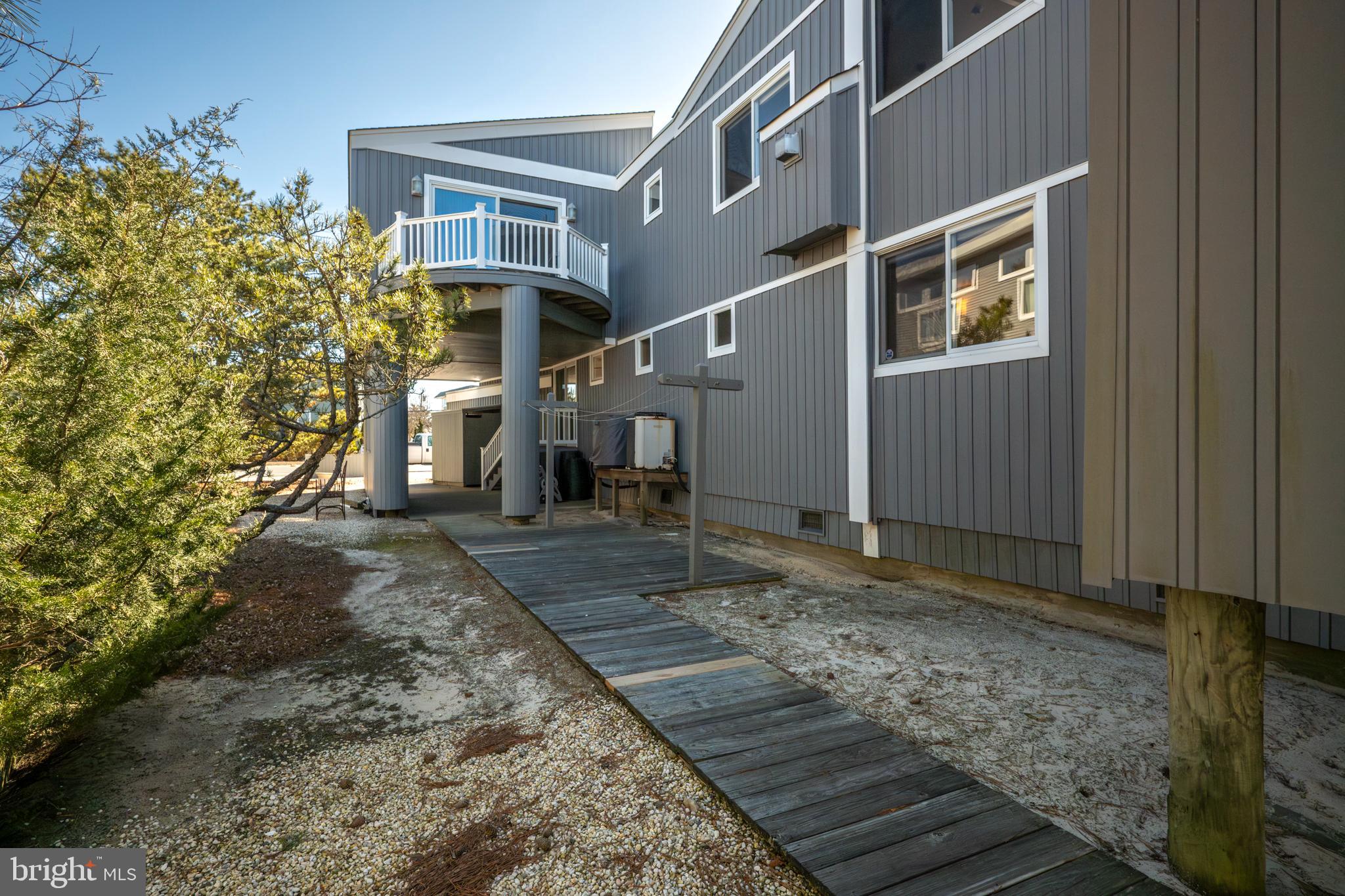 1122A Long Beach Blvd