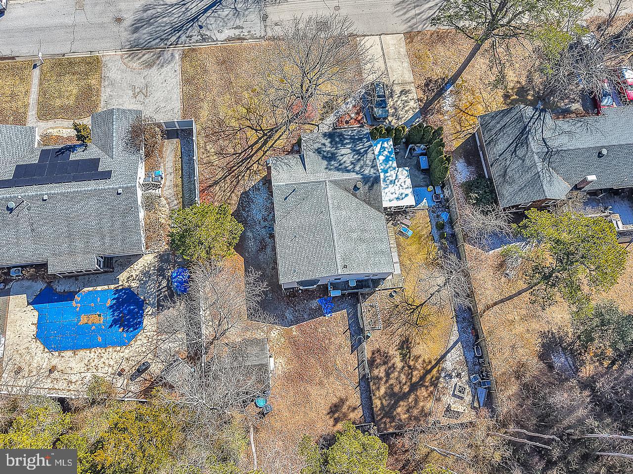242 Center St