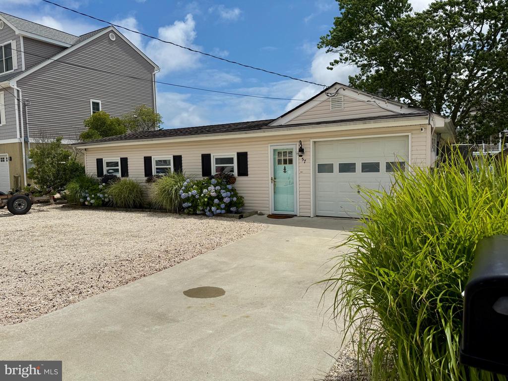 57 Albert Dr
