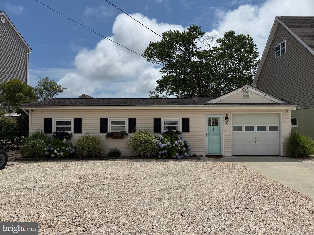 57 Albert Dr