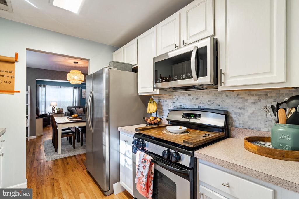 1427 FOCH AVENUE