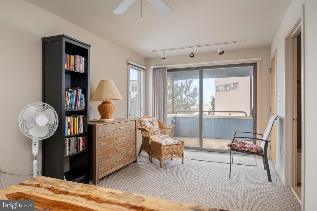 1087 LONG BEACH A