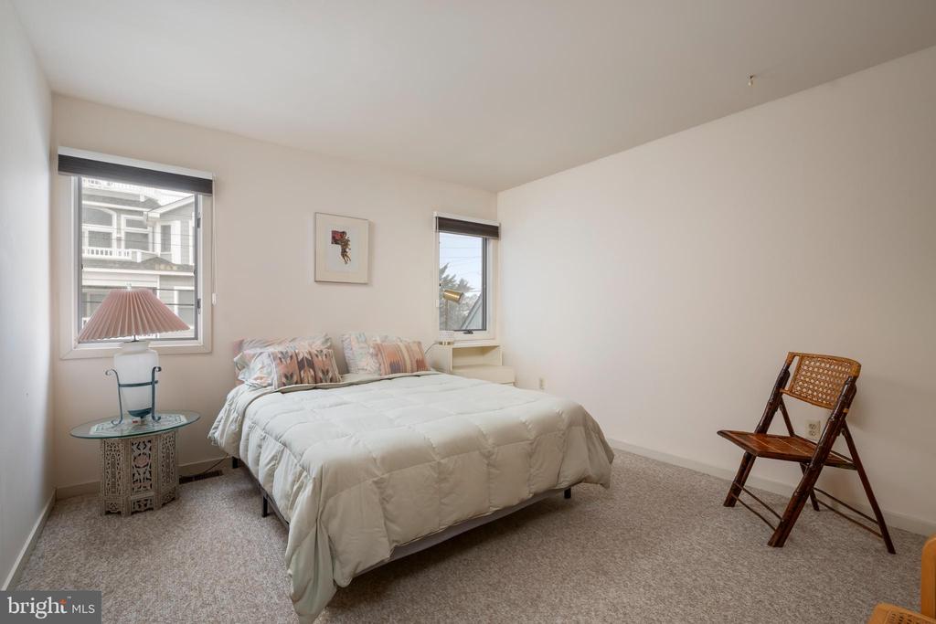 1087 LONG BEACH A