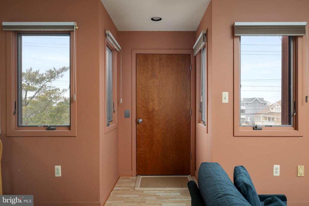 1087 LONG BEACH A