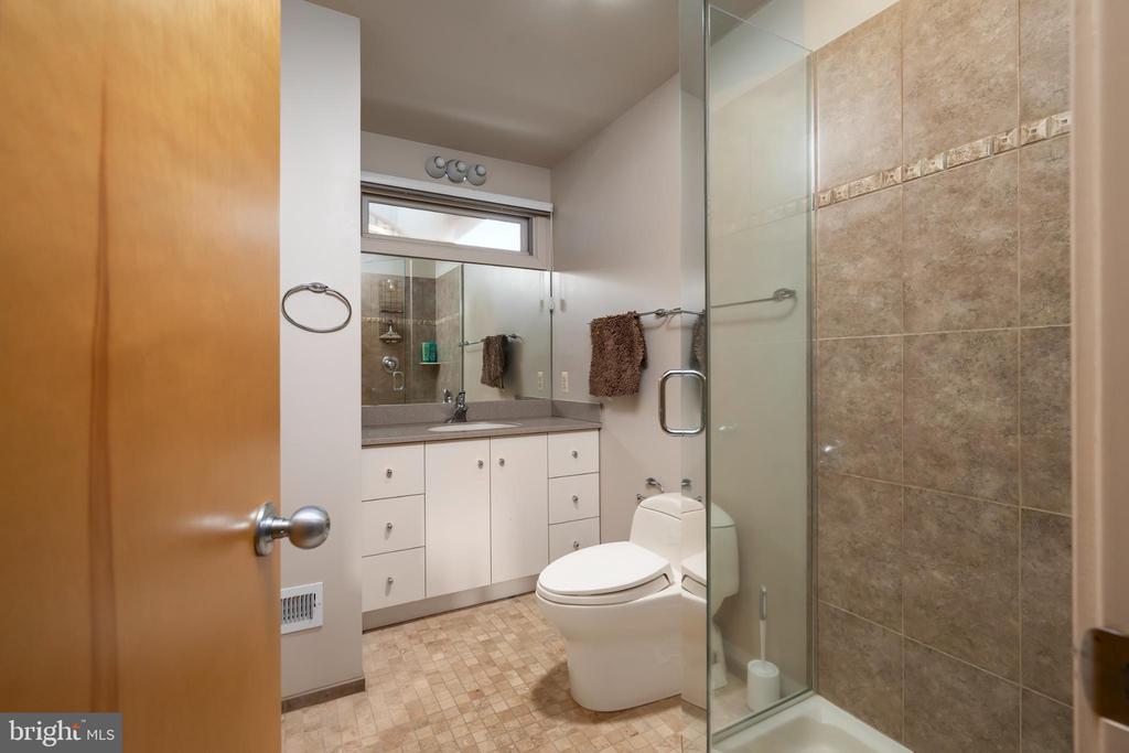 1087 LONG BEACH A