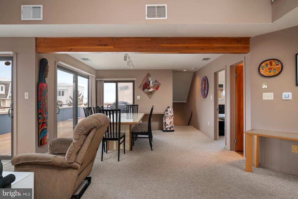 1087 LONG BEACH A