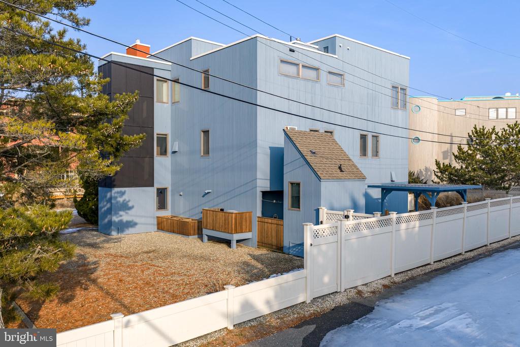 1087 LONG BEACH A
