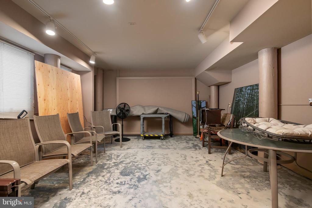 1087 LONG BEACH A