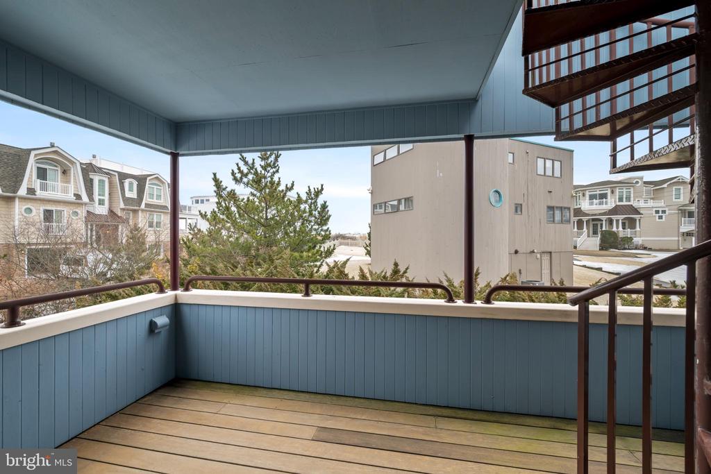 1087 LONG BEACH A