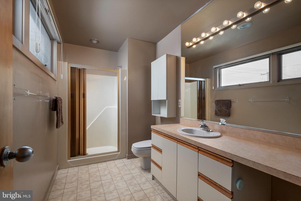 1087 LONG BEACH A