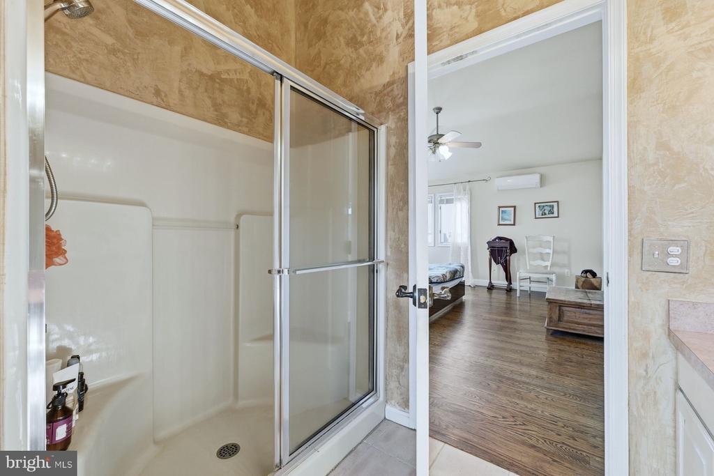 112 W HOBART AVENUE