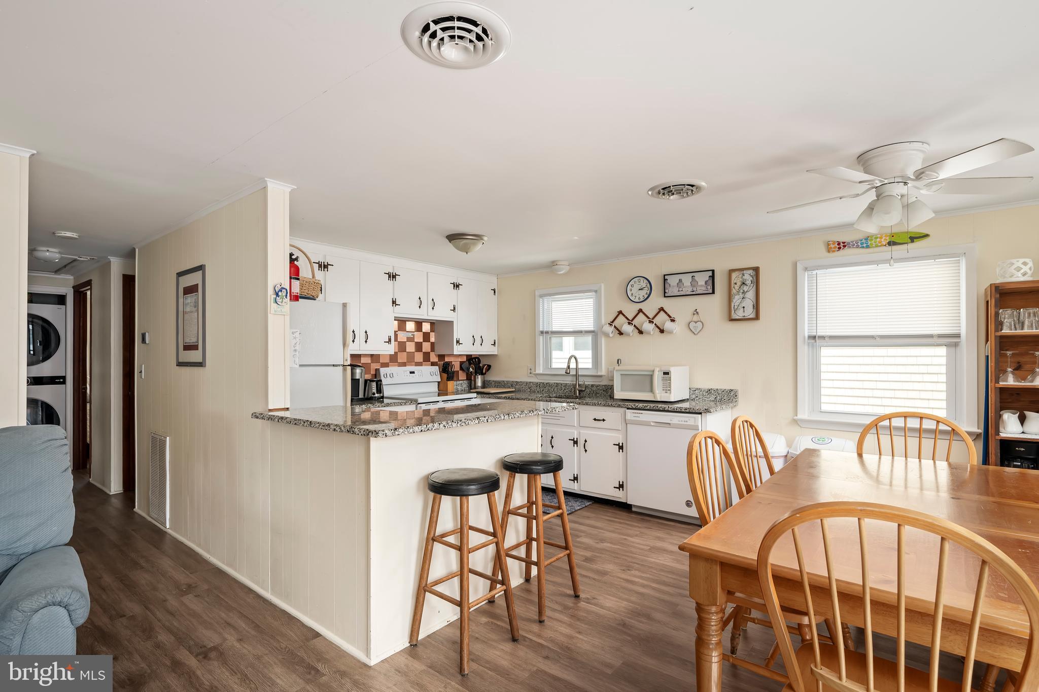 109 E 28TH ST